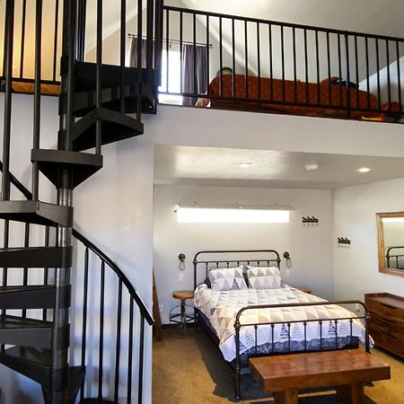 קנונוויל Private, Charming Cabin - Sleeps 5 - The Evergreen - Bryce Canyon National Park מראה חיצוני תמונה