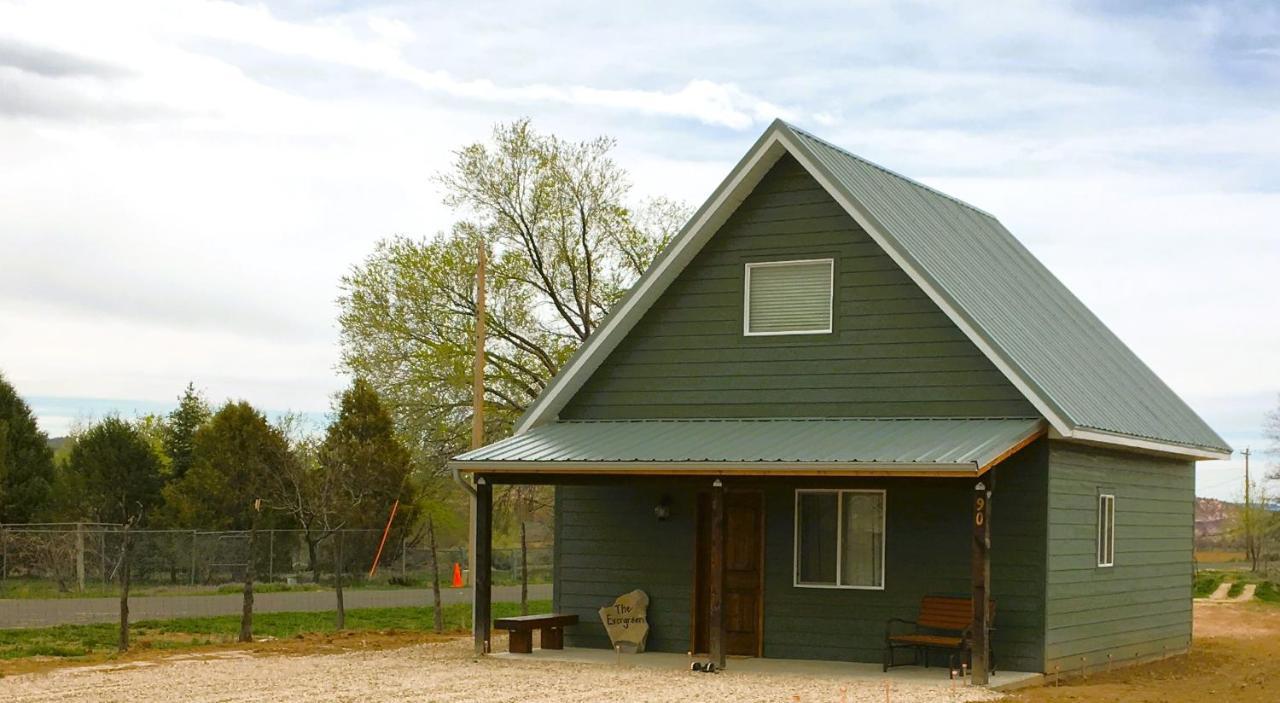 קנונוויל Private, Charming Cabin - Sleeps 5 - The Evergreen - Bryce Canyon National Park מראה חיצוני תמונה