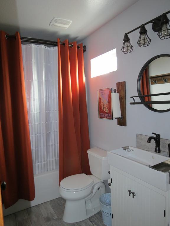 קנונוויל Private, Charming Cabin - Sleeps 5 - The Evergreen - Bryce Canyon National Park מראה חיצוני תמונה